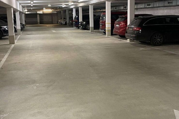 Tiefgaragenstellplatz Provisionsfrei zu vermieten.